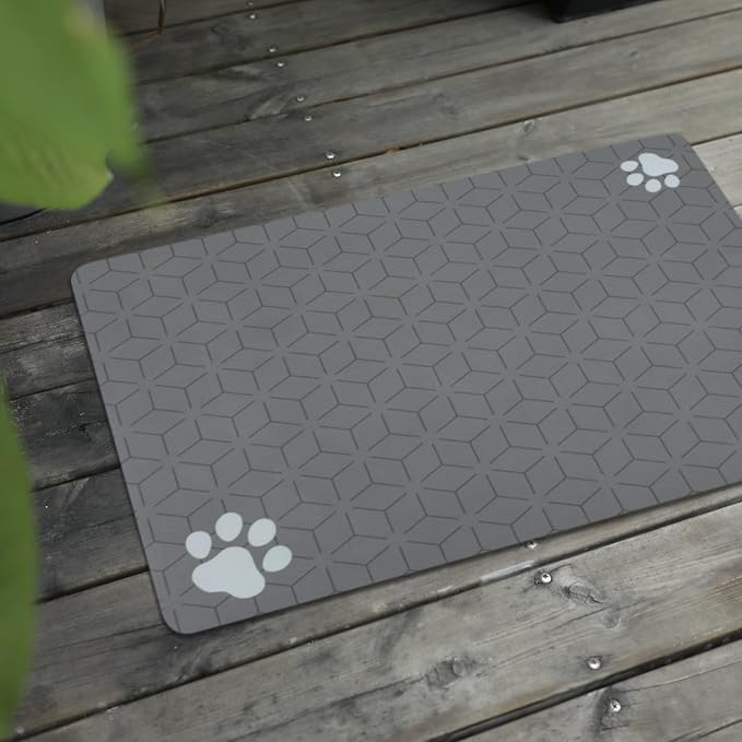 Le courant Cat & Dog Feeding Mat by Unknown