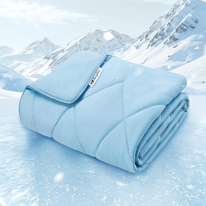 Luciphia Premium Cooling Dog Blanket by luciphia