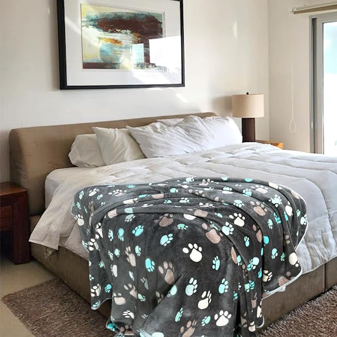 Dog Blankets for Large Dogs, Soft Fluffy Flannel Pet Blanket Mat Cover for Bed - Image 4