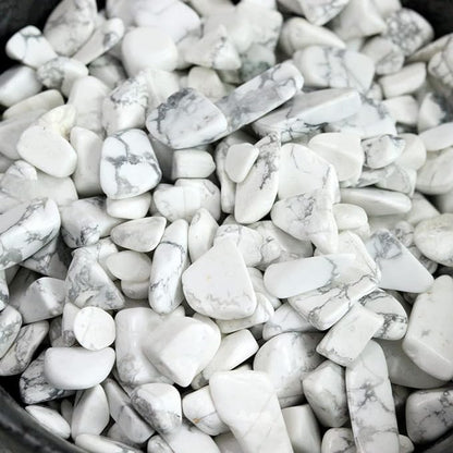 Howlite Aquarium Gravel Rocks Natural Tumbled Healing Crystal Chips Bulk by YATOJUZI