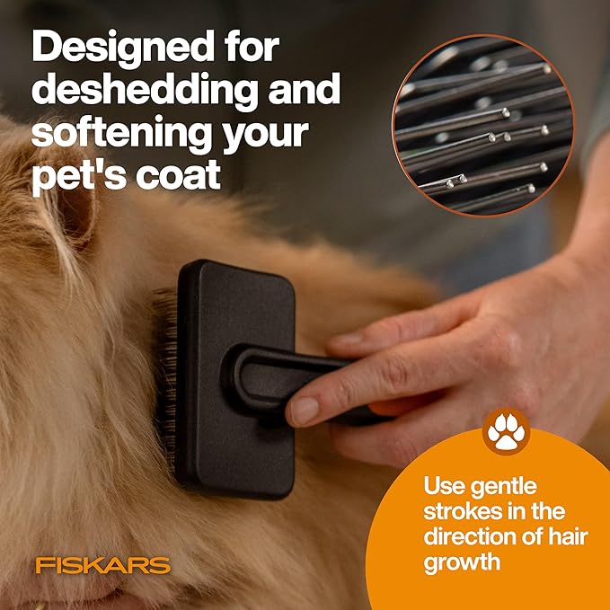 Fiskars Pet, Cat and Dog Brush, Fine Bristles & SoftGrip Handle - Image 4