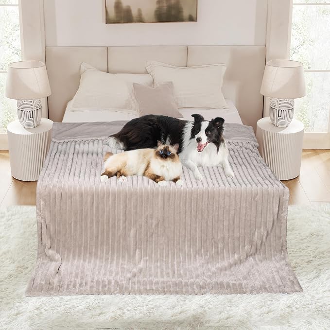 Waterproof Dog Blanket, Soft Fleece Blanket - Image 4