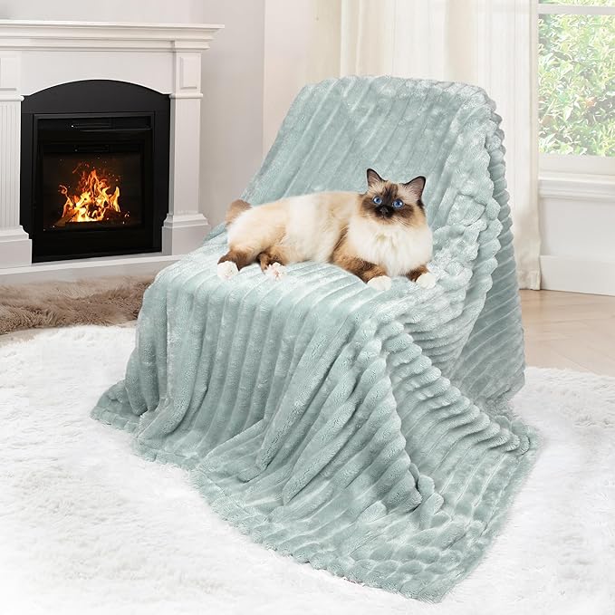 Waterproof Dog Blanket, Soft Fleece Blanket - Image 6
