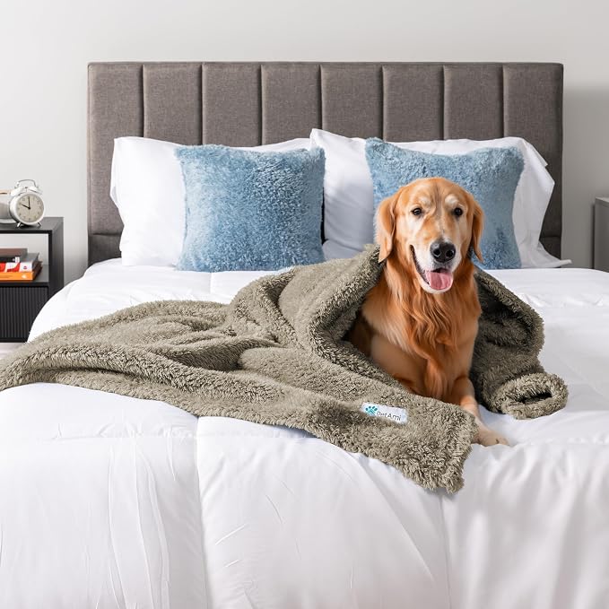 PetAmi Fluffy Waterproof Dog Blanket - Image 3
