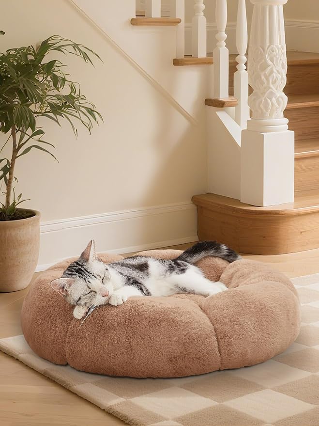 OhGeni 20 inches Calming Donut Dog & Cat Bed by OhGeni