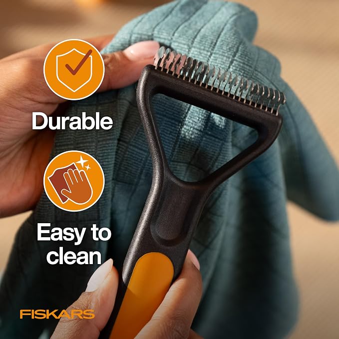 Fiskars Pet, Cat and Dog Brush, Fine Bristles & SoftGrip Handle - Image 8