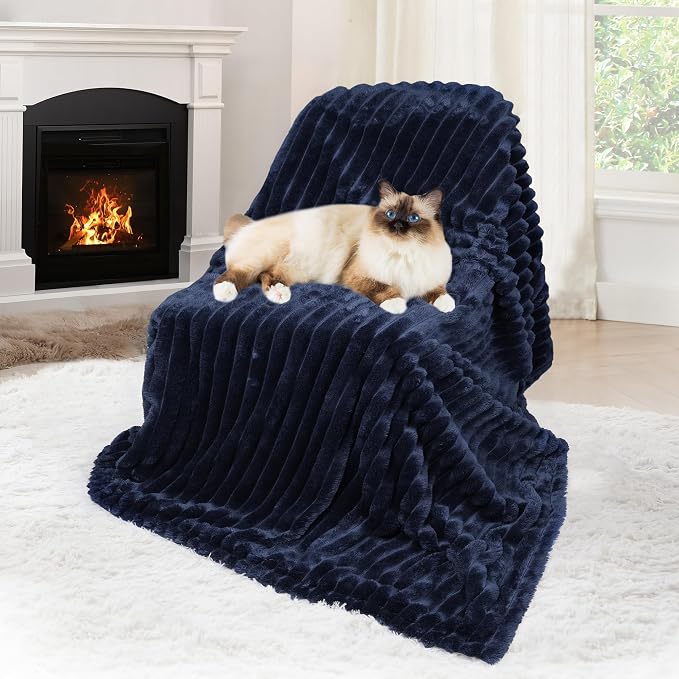 Waterproof Dog Blanket, Soft Fleece Blanket - Image 3