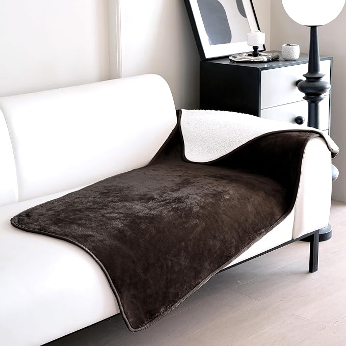 gogobunny Waterproof Bed Blanket, Reversible Sherpa Fleece Throw Blanket by gogobunny