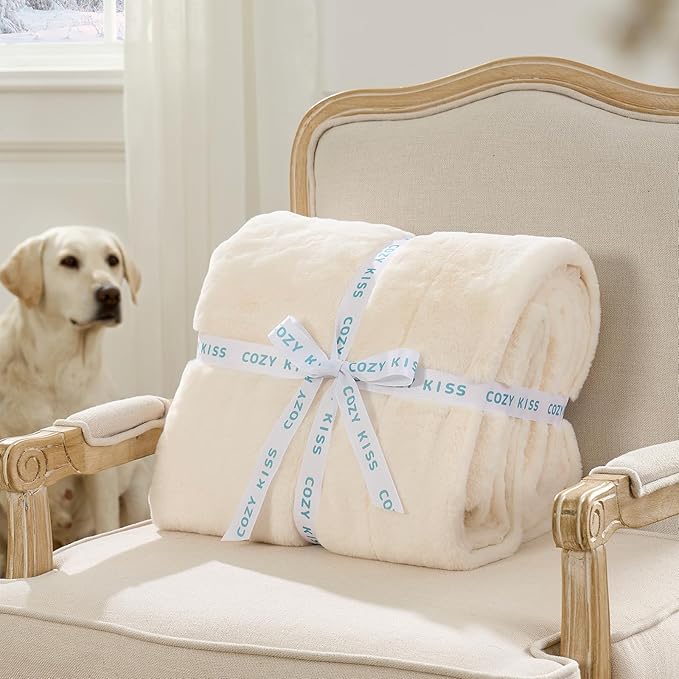 Waterproof Pet Blanket, Ultra Soft Luxury Faux Fur Throw Blanket - Image 4