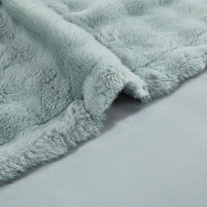 Modern Threads Water-Resistant Faux Rabbit Fur Pet Blanket - Image 7