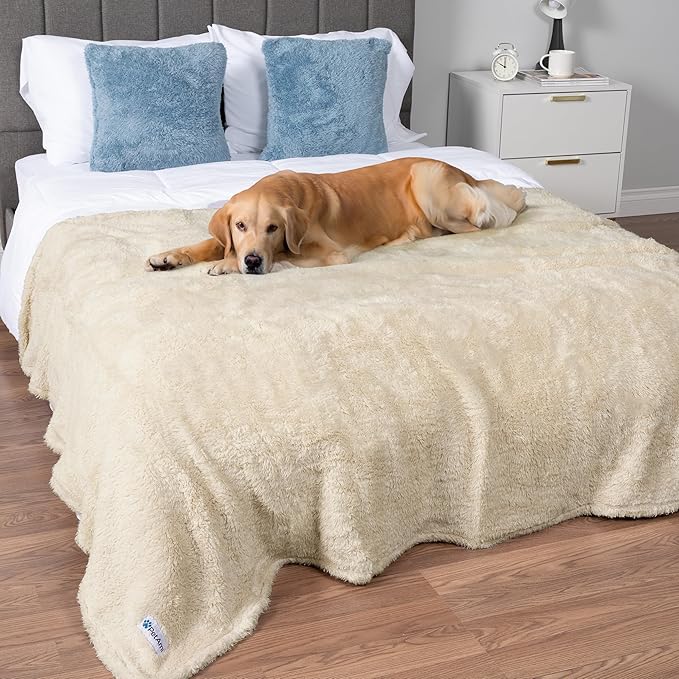 PetAmi Fluffy Waterproof Dog Blanket by PetAmi
