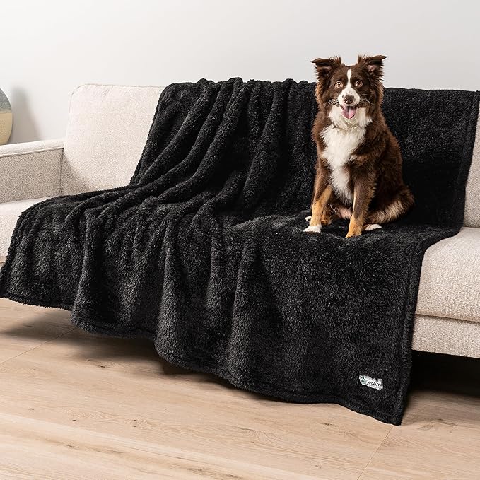 PetAmi Fluffy Waterproof Dog Blanket by PetAmi