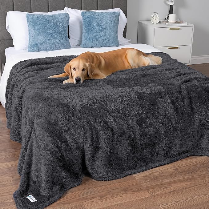 PetAmi Fluffy Waterproof Dog Blanket by PetAmi