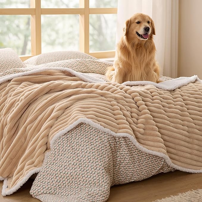 Bedsure ComfyFleece™ Waterproof Dog Blankets - Image 7