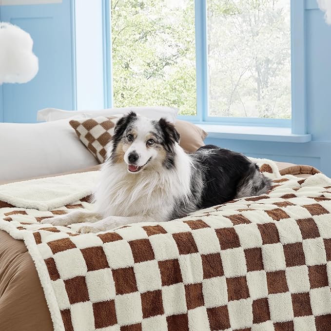 LE SURE Waterproof Dog Blanket for Large Dogs by Lesure